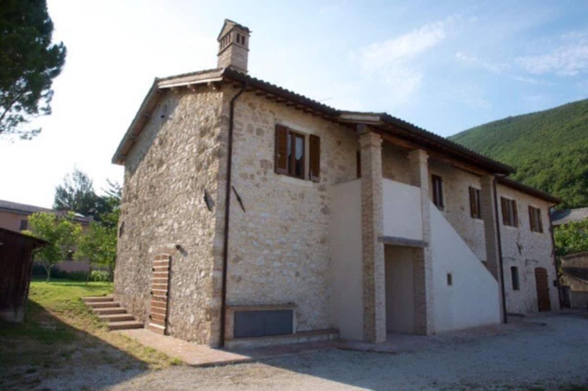 Casa Ridente Nella Valle Del Menotre Con Giardino Pale ภายนอก รูปภาพ